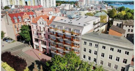 Plac Słowiański 10